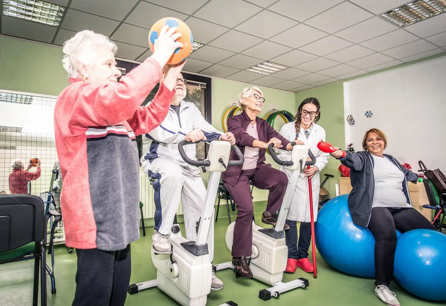 Fitness dla seniorów - bezpieczne ćwiczenia
